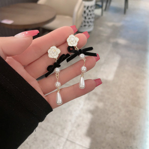 山茶花系列丝绒蝴蝶结耳环珍珠耳饰轻奢耳坠气质2023新款潮高级感