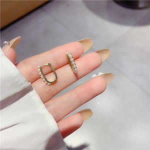 几何c形珍珠耳环2023年新款潮小众设计感高级冷性风耳钉耳圈耳饰