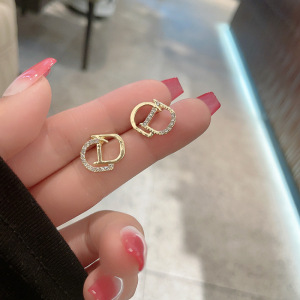 925银针简约气质字母耳钉女轻奢小众设计镶钻复古小香风耳饰